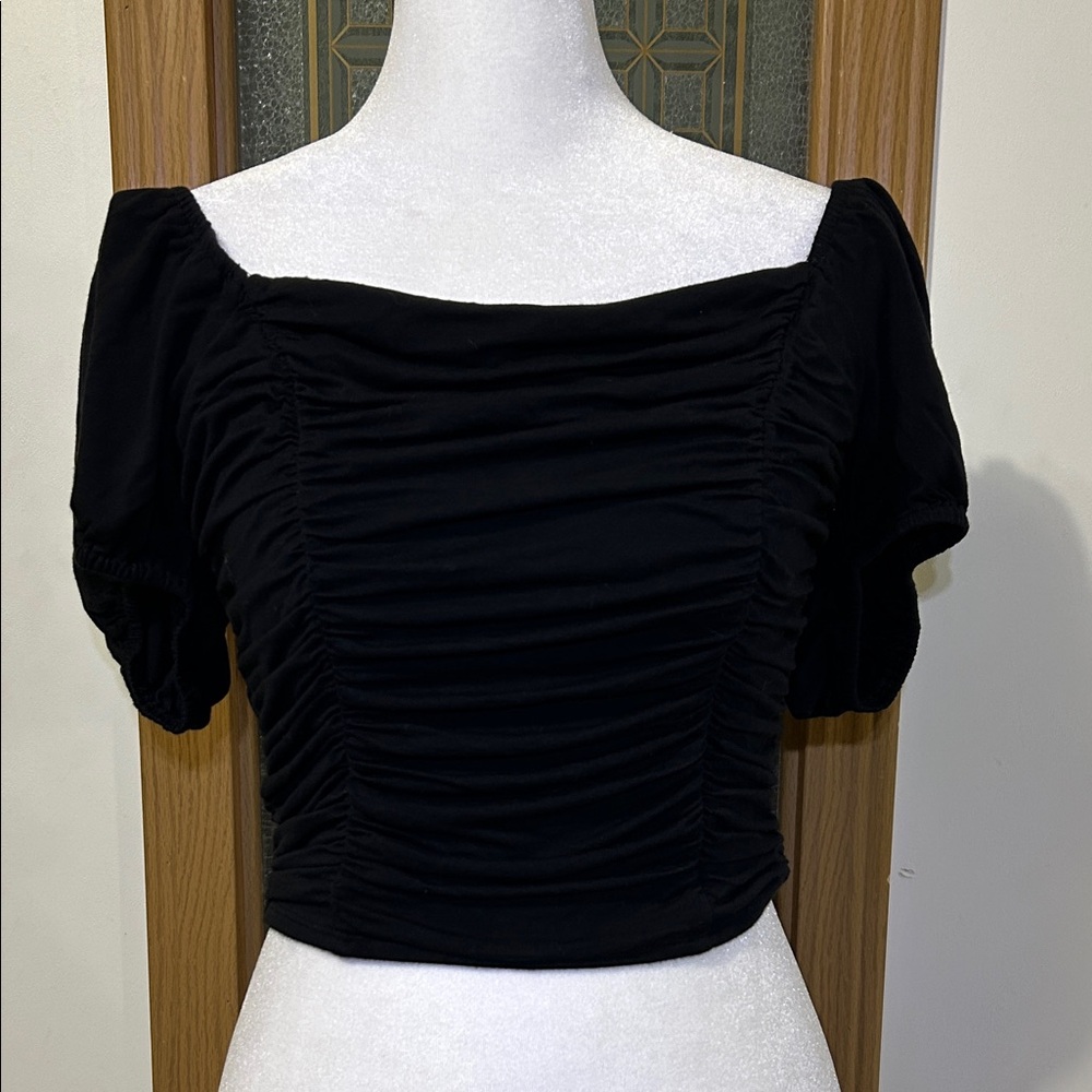 Forever 21 Off Shoulder Crop Top L | Black Ruched Puff Sleeve Juniors